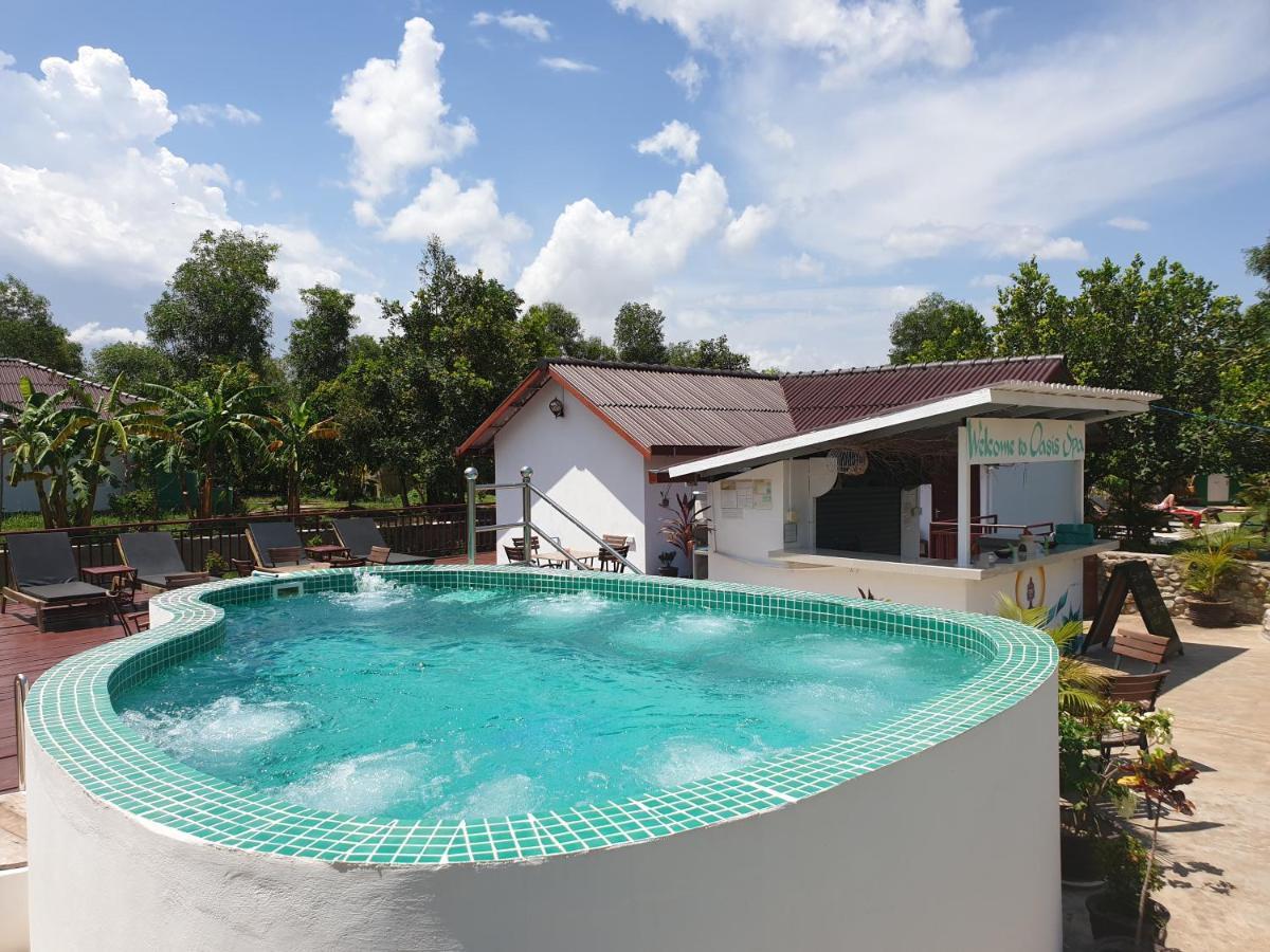 Bohemiaz Resort and Spa Kampot Bagian luar foto