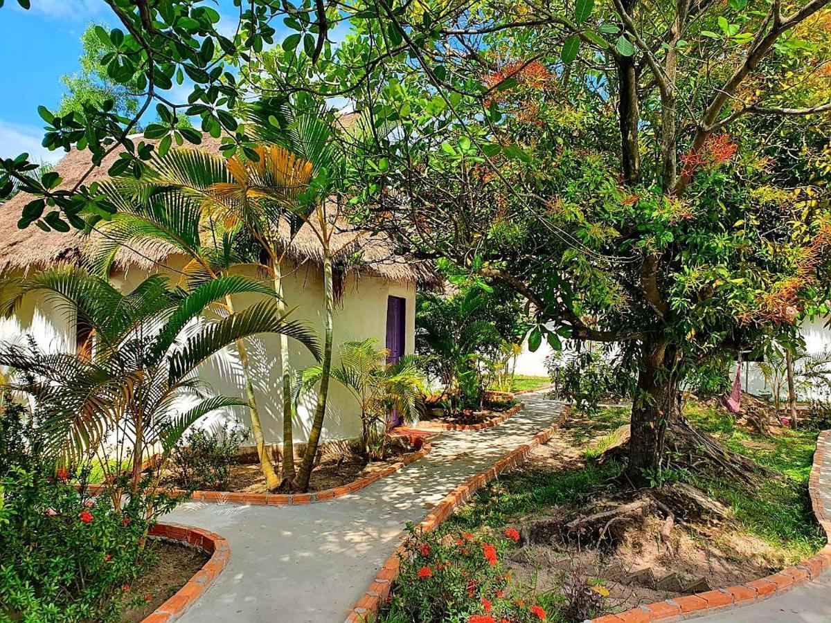 Bohemiaz Resort and Spa Kampot Bagian luar foto