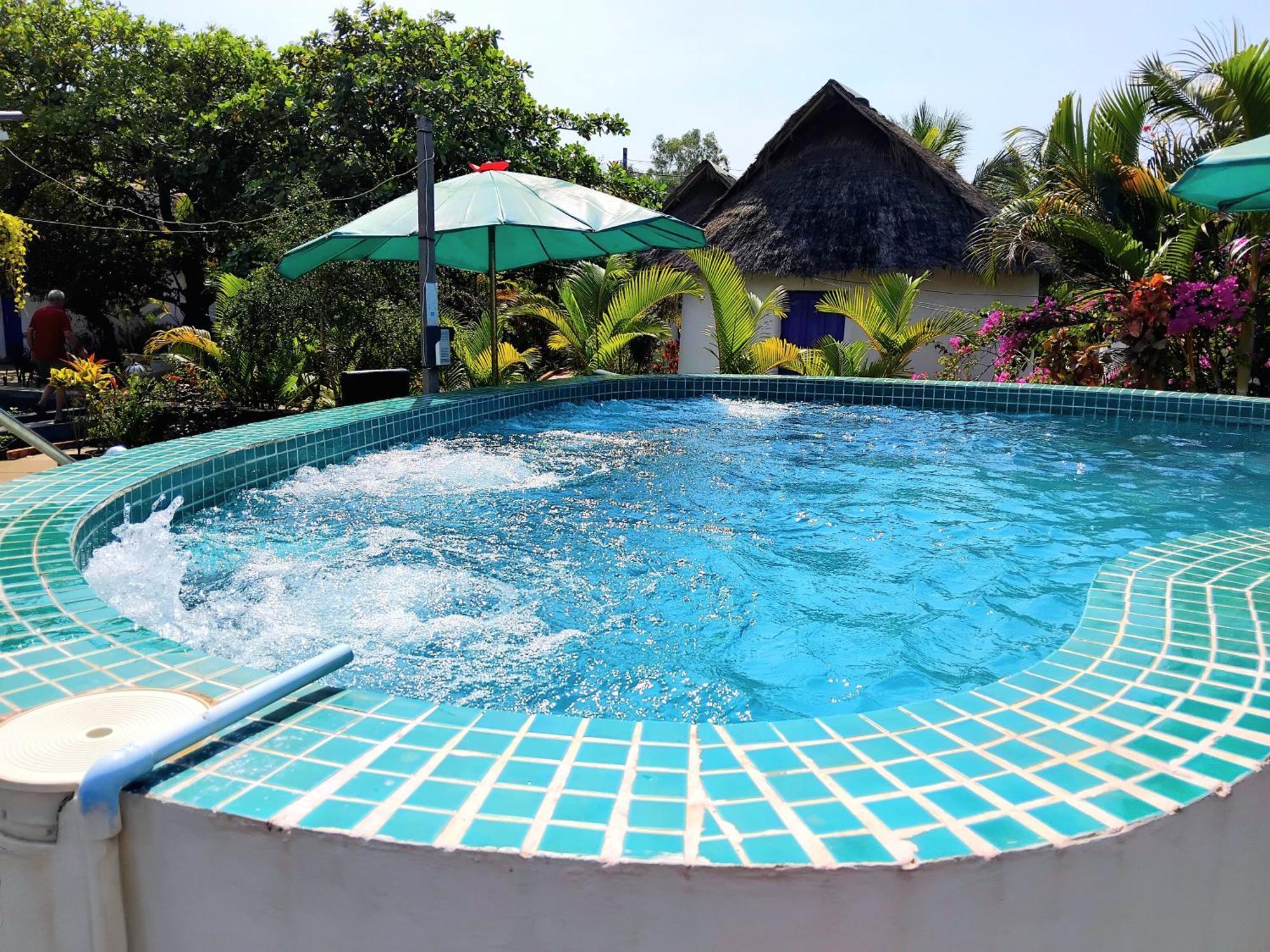 Bohemiaz Resort and Spa Kampot Bagian luar foto
