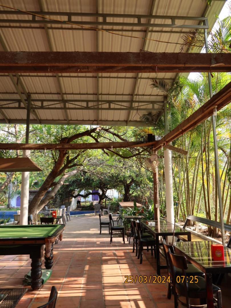 Bohemiaz Resort and Spa Kampot Bagian luar foto