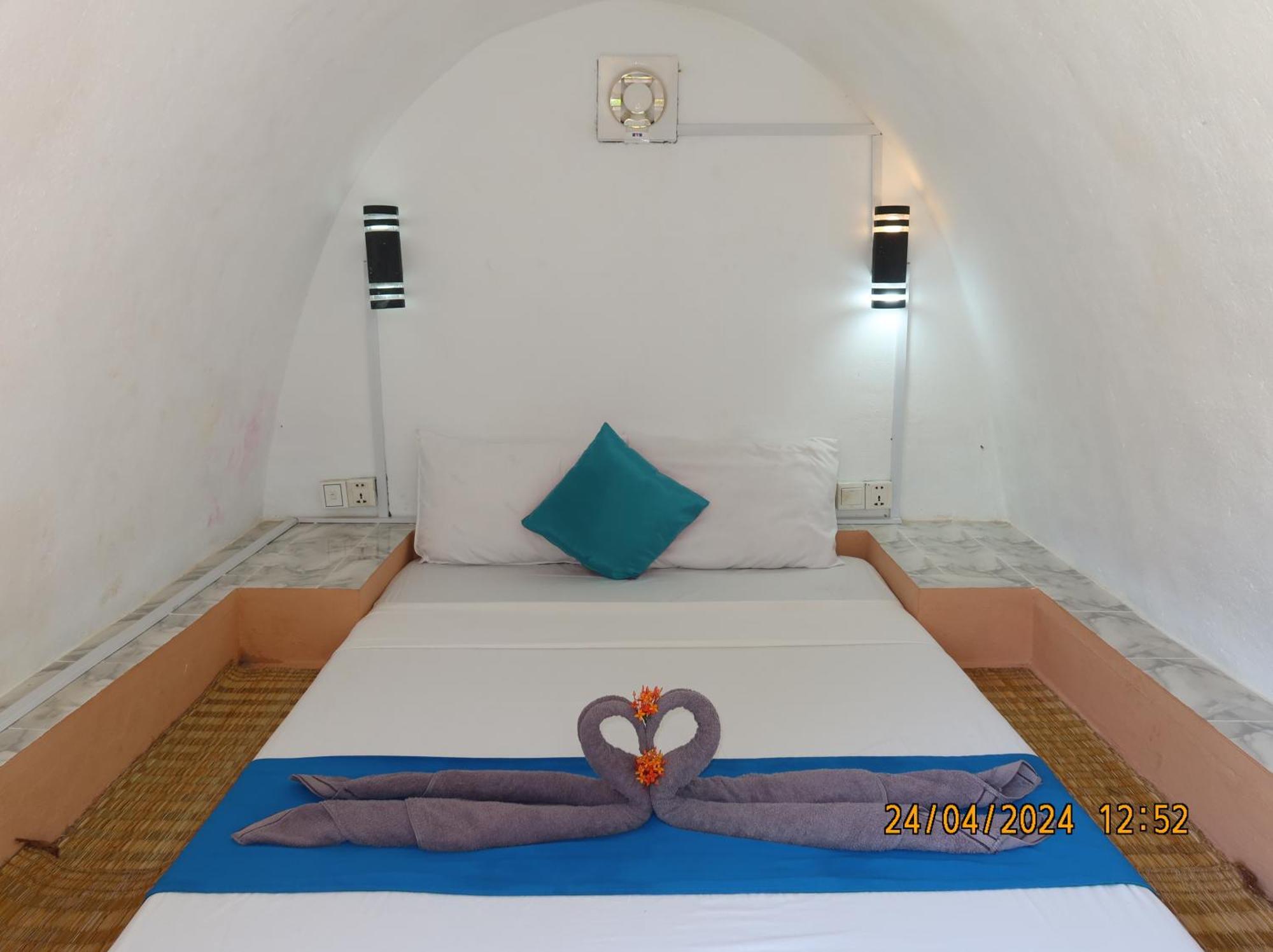 Bohemiaz Resort and Spa Kampot Bagian luar foto
