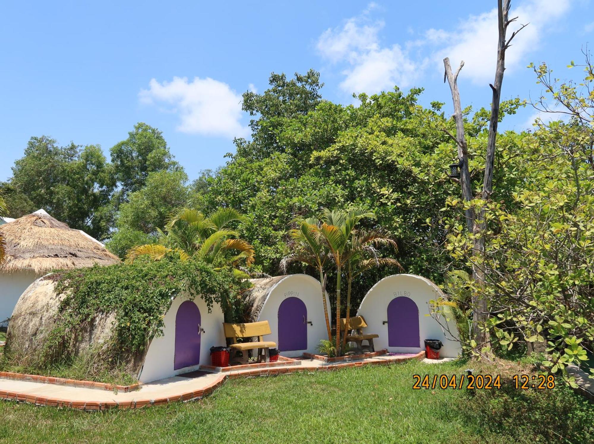 Bohemiaz Resort and Spa Kampot Bagian luar foto