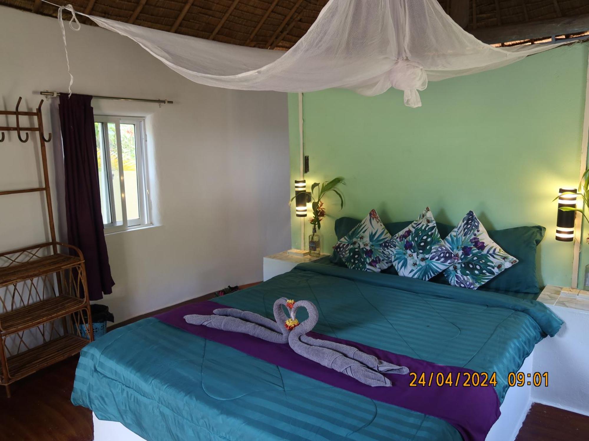 Bohemiaz Resort and Spa Kampot Bagian luar foto