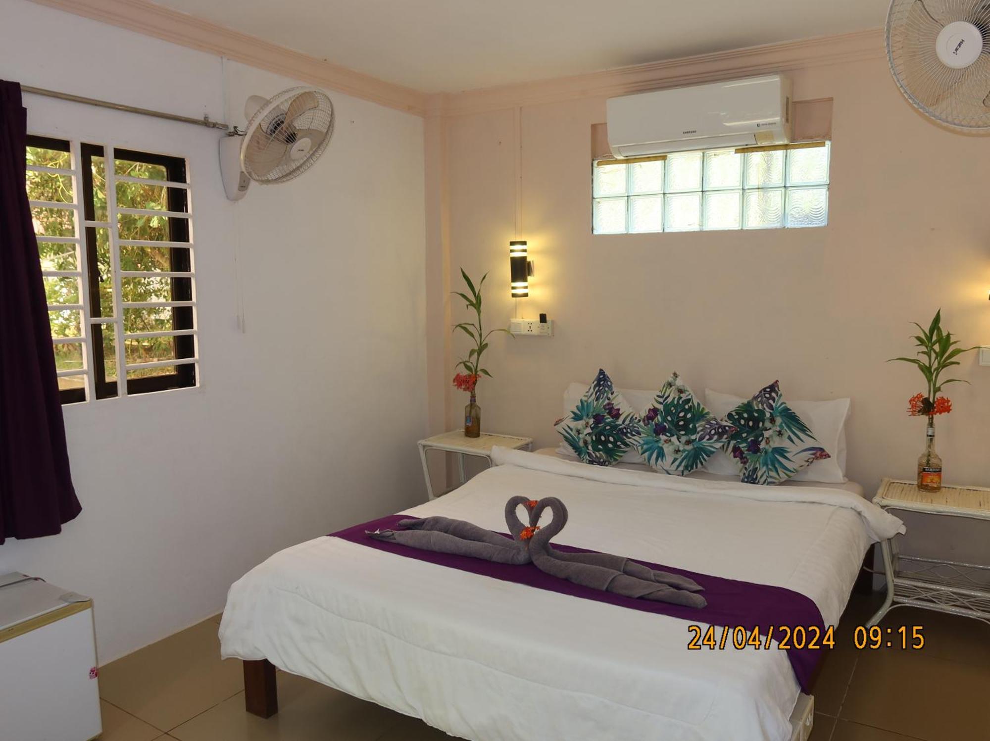 Bohemiaz Resort and Spa Kampot Bagian luar foto