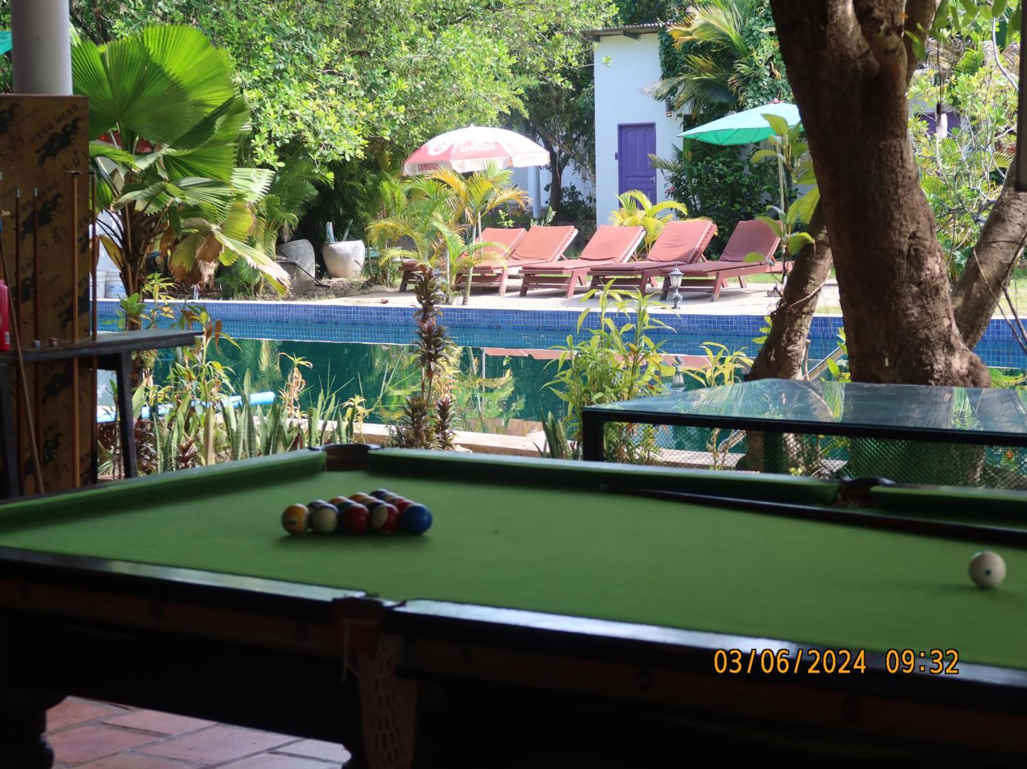 Bohemiaz Resort and Spa Kampot Bagian luar foto