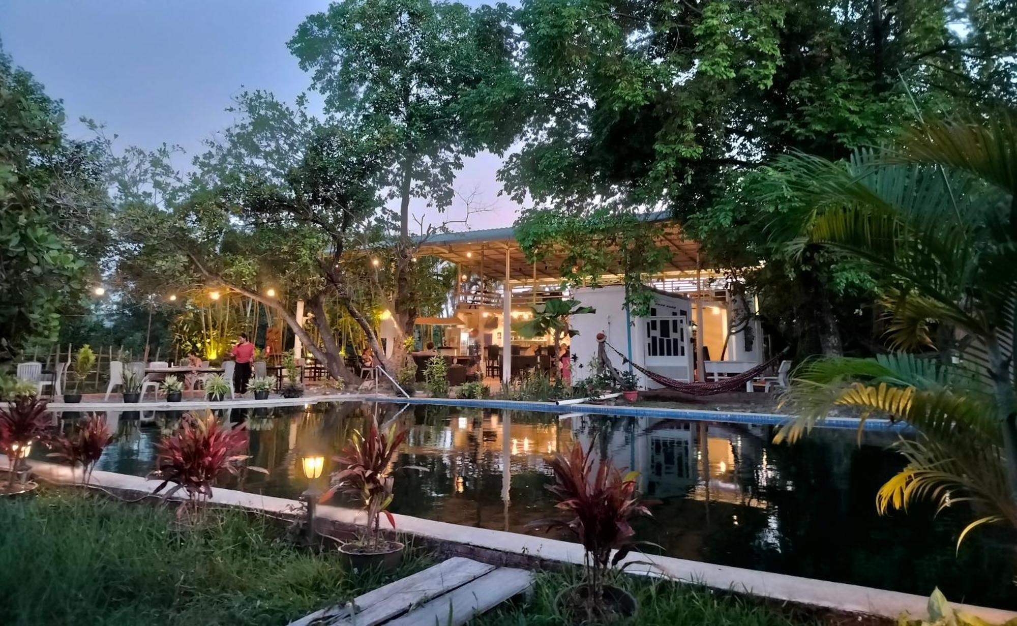 Bohemiaz Resort and Spa Kampot Bagian luar foto